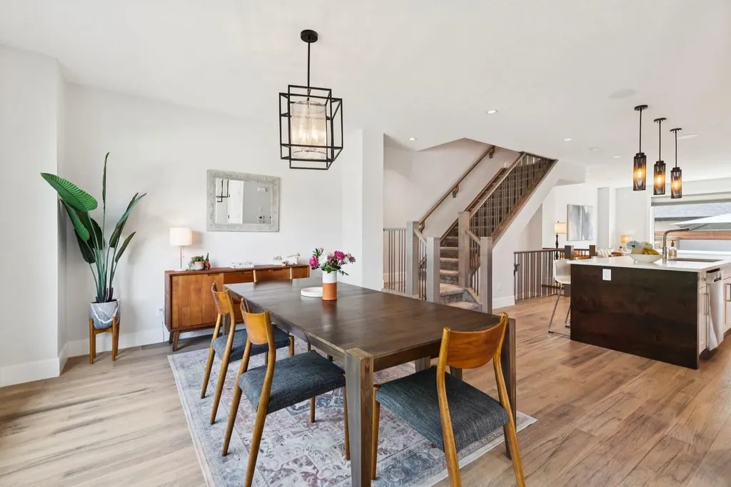 4803 19 Avenue NW Calgary AB T3B 0X6