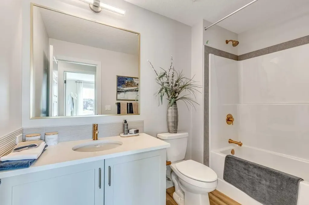 34 Amblefield Common NW Calgary AB T3P2L7