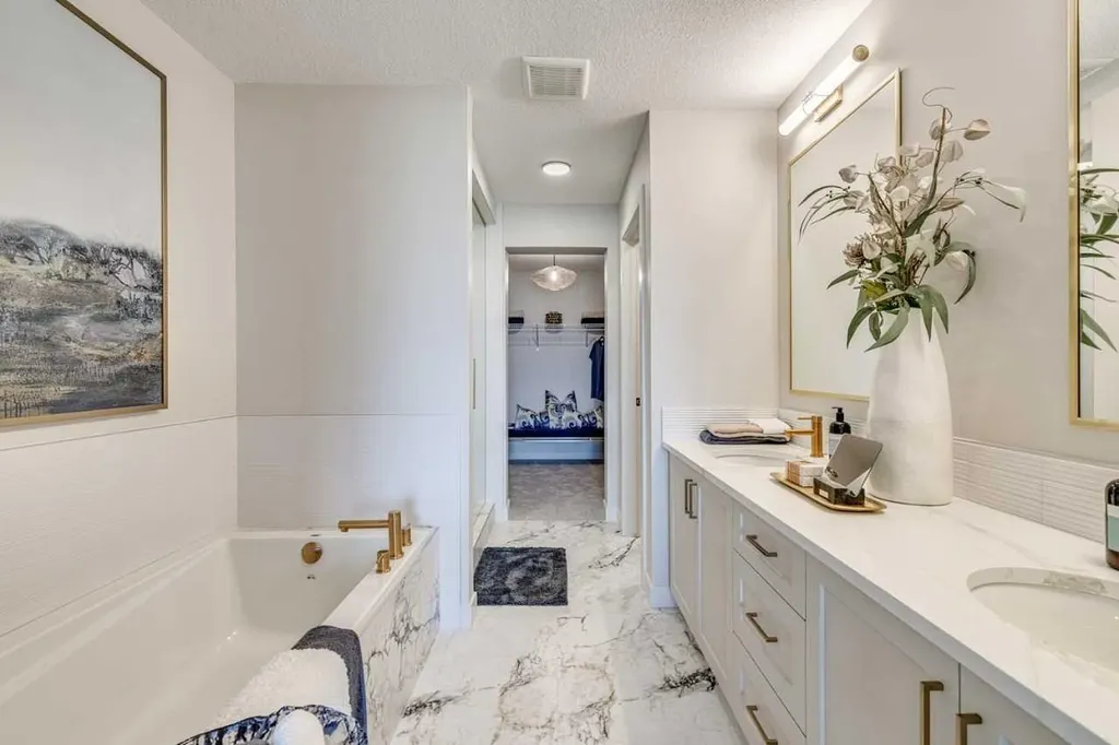 34 Amblefield Common NW Calgary AB T3P2L7