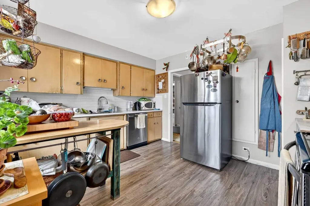 301 46 Avenue SW Calgary AB T2S 1B5
