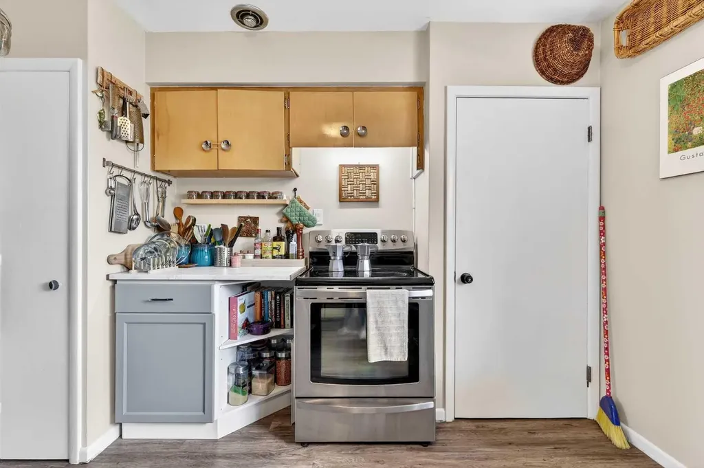 301 46 Avenue SW Calgary AB T2S 1B5