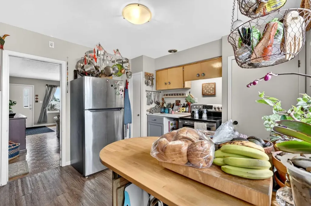 301 46 Avenue SW Calgary AB T2S 1B5