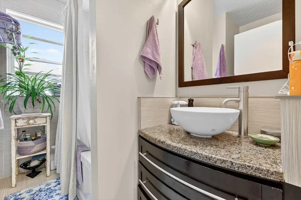 301 46 Avenue SW Calgary AB T2S 1B5