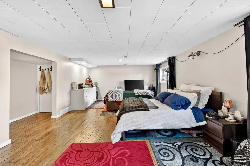 301 46 Avenue SW Calgary AB T2S 1B5