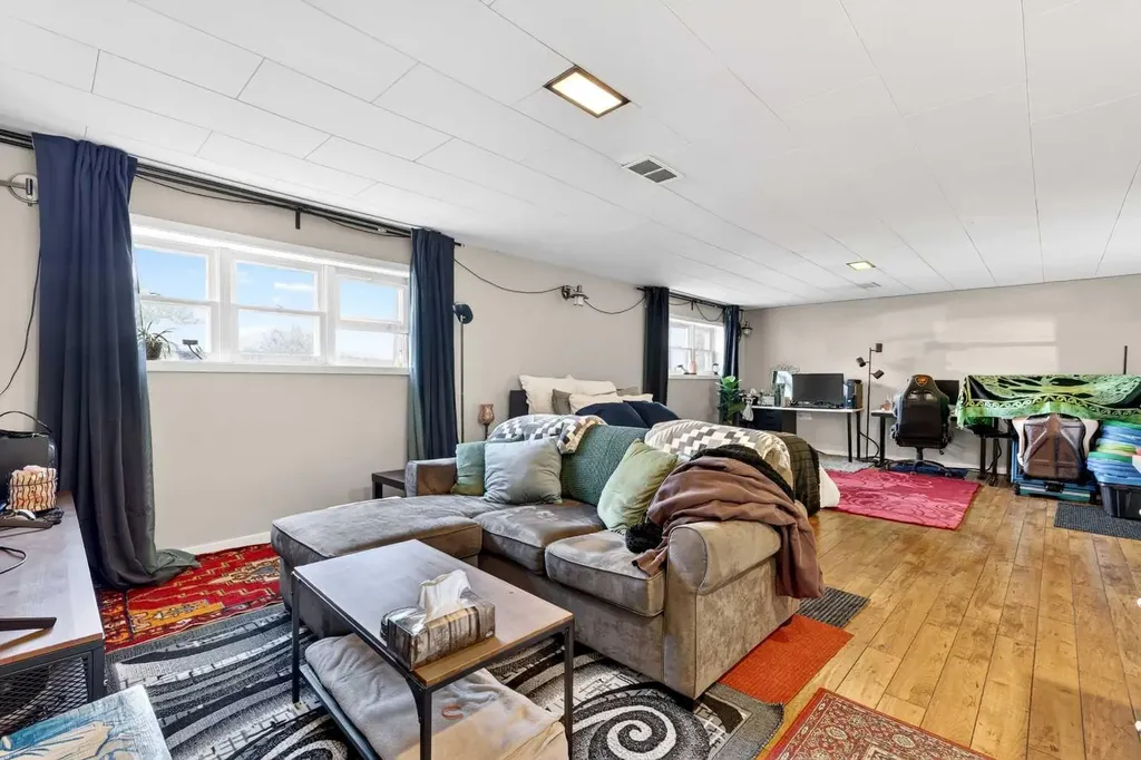 301 46 Avenue SW Calgary AB T2S 1B5