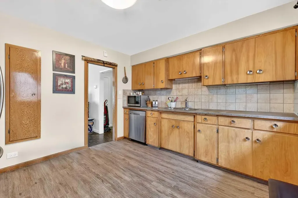 301 46 Avenue SW Calgary AB T2S 1B5