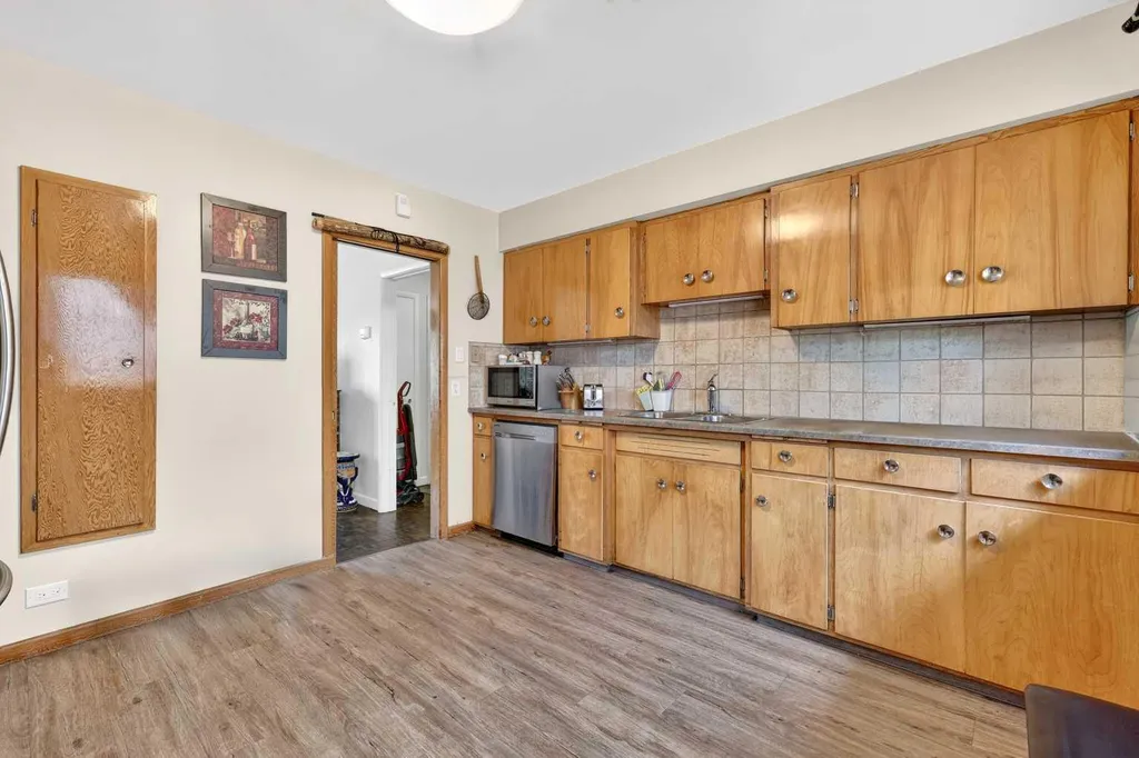 301 46 Avenue SW Calgary AB T2S 1B5