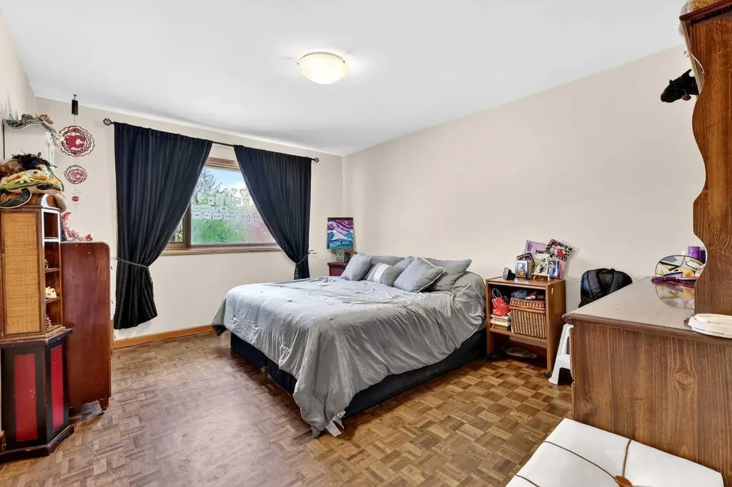 301 46 Avenue SW Calgary AB T2S 1B5