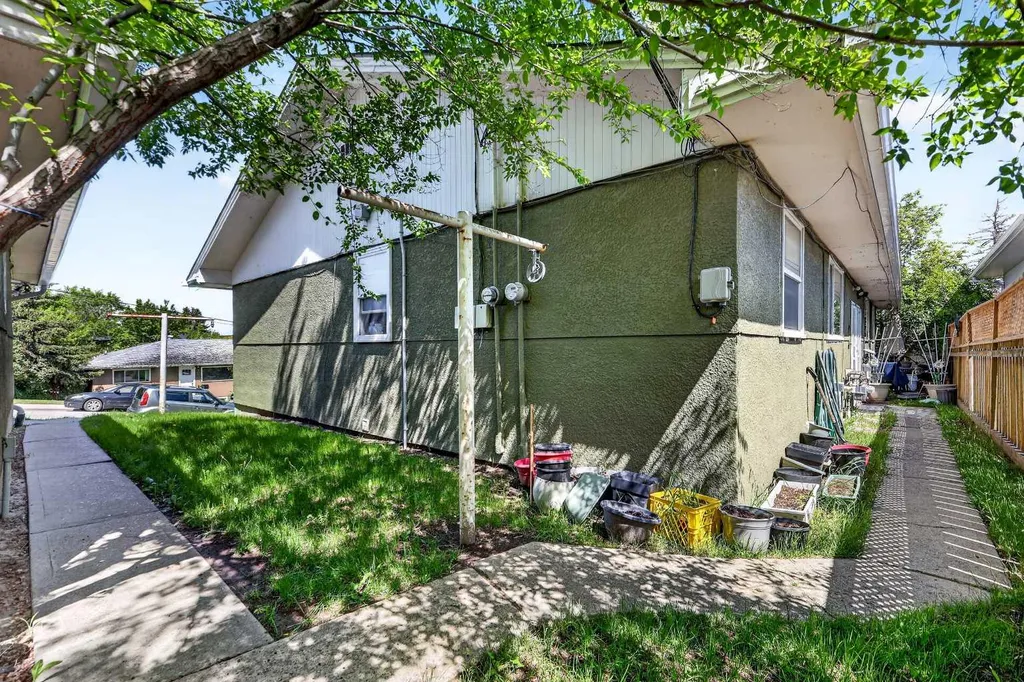 301 46 Avenue SW Calgary AB T2S 1B5