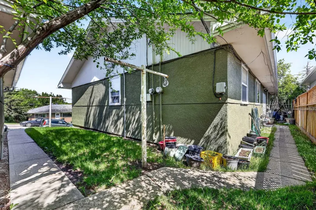 301 46 Avenue SW Calgary AB T2S 1B5