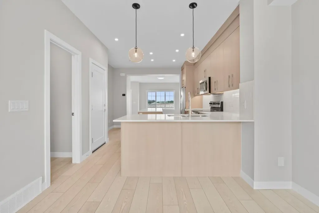 9989 Huxbury Drive NE Calgary AB T2A 8C3