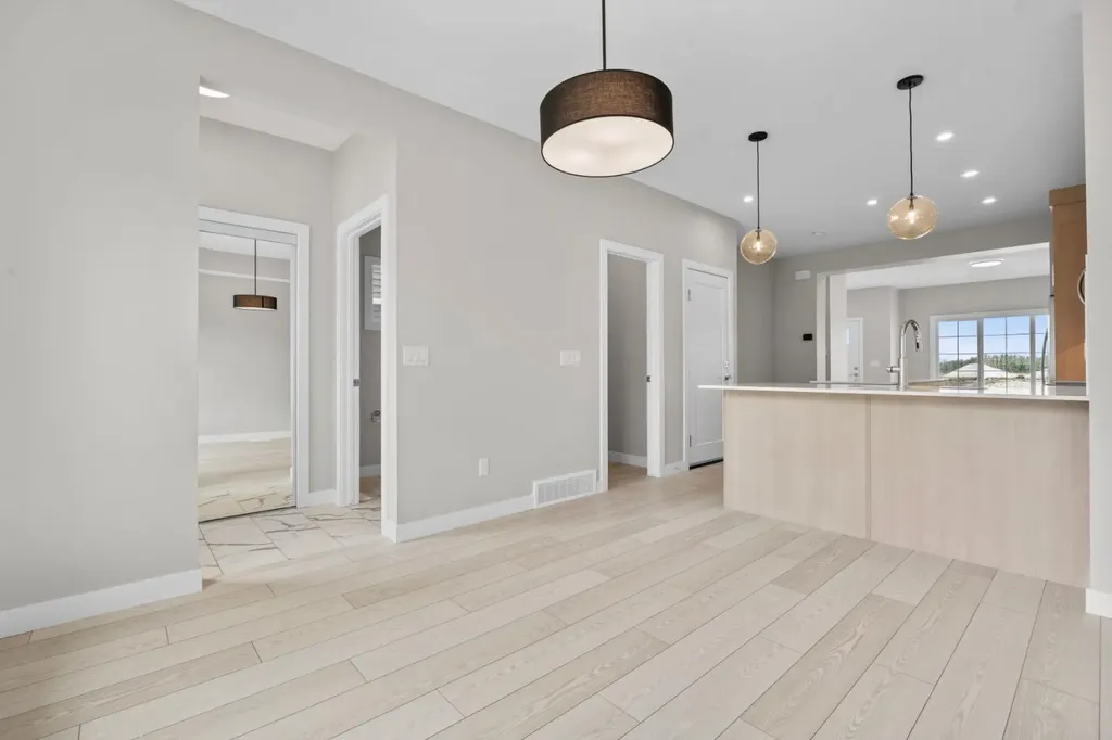 9989 Huxbury Drive NE Calgary AB T2A 8C3
