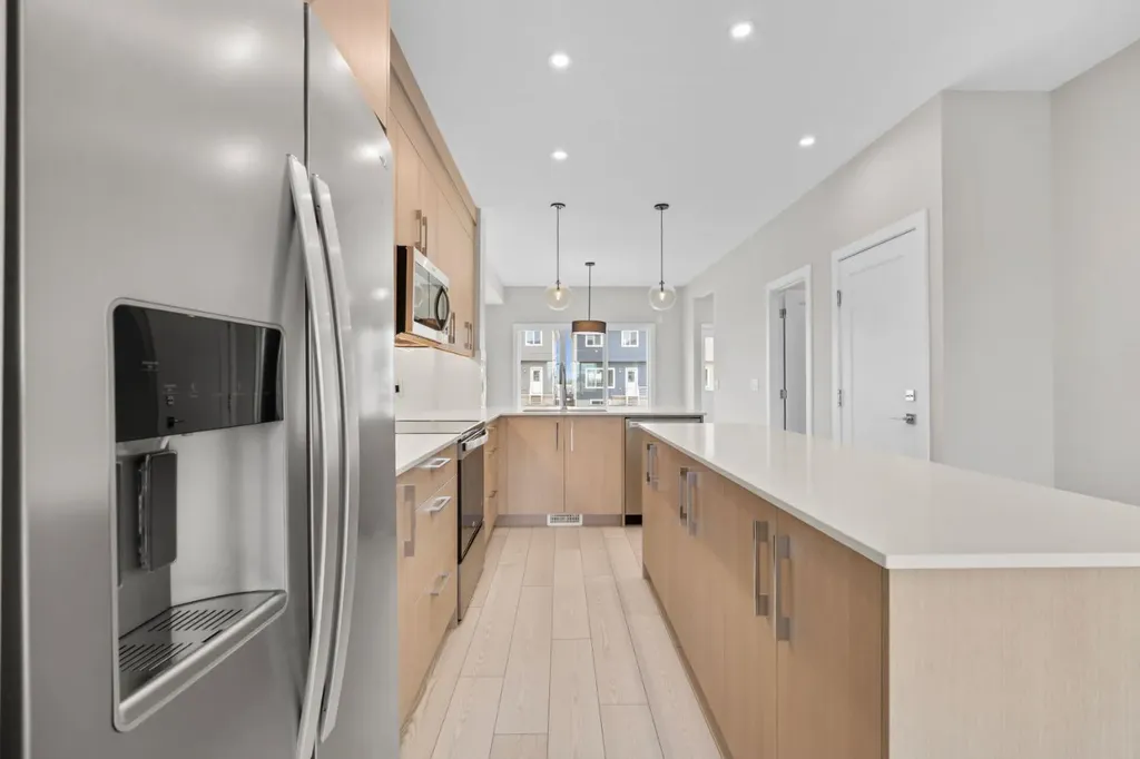 9989 Huxbury Drive NE Calgary AB T2A 8C3