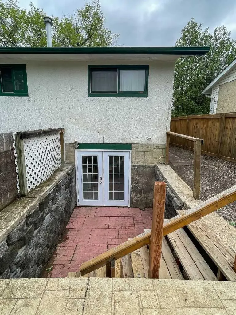 104 Hill Drive Fort Mcmurray AB T9H 2B5