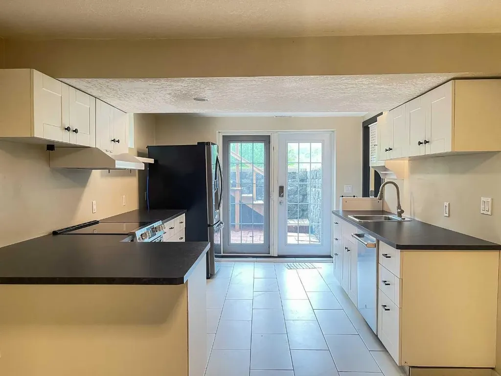104 Hill Drive Fort Mcmurray AB T9H 2B5