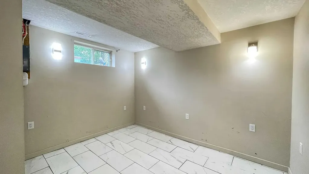 104 Hill Drive Fort Mcmurray AB T9H 2B5
