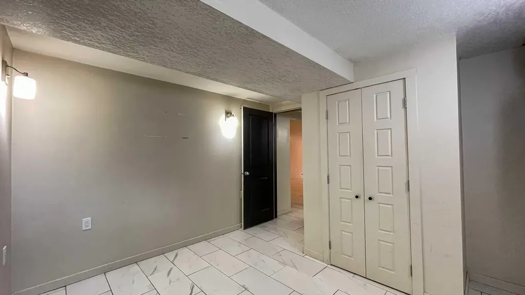 104 Hill Drive Fort Mcmurray AB T9H 2B5