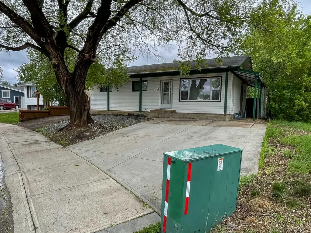 104 Hill Drive Fort Mcmurray AB T9H 2B5