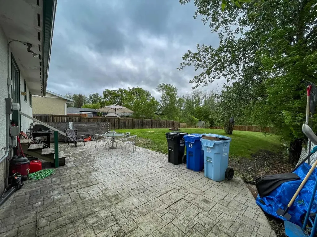 104 Hill Drive Fort Mcmurray AB T9H 2B5