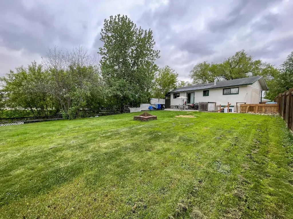 104 Hill Drive Fort Mcmurray AB T9H 2B5