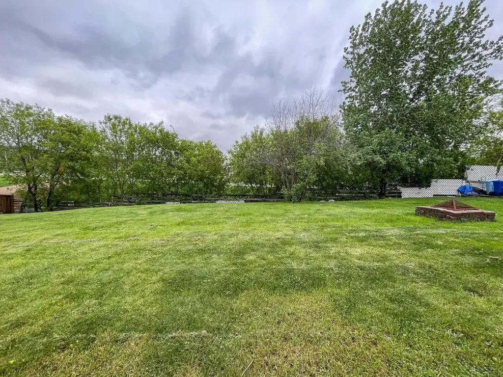 104 Hill Drive Fort Mcmurray AB T9H 2B5