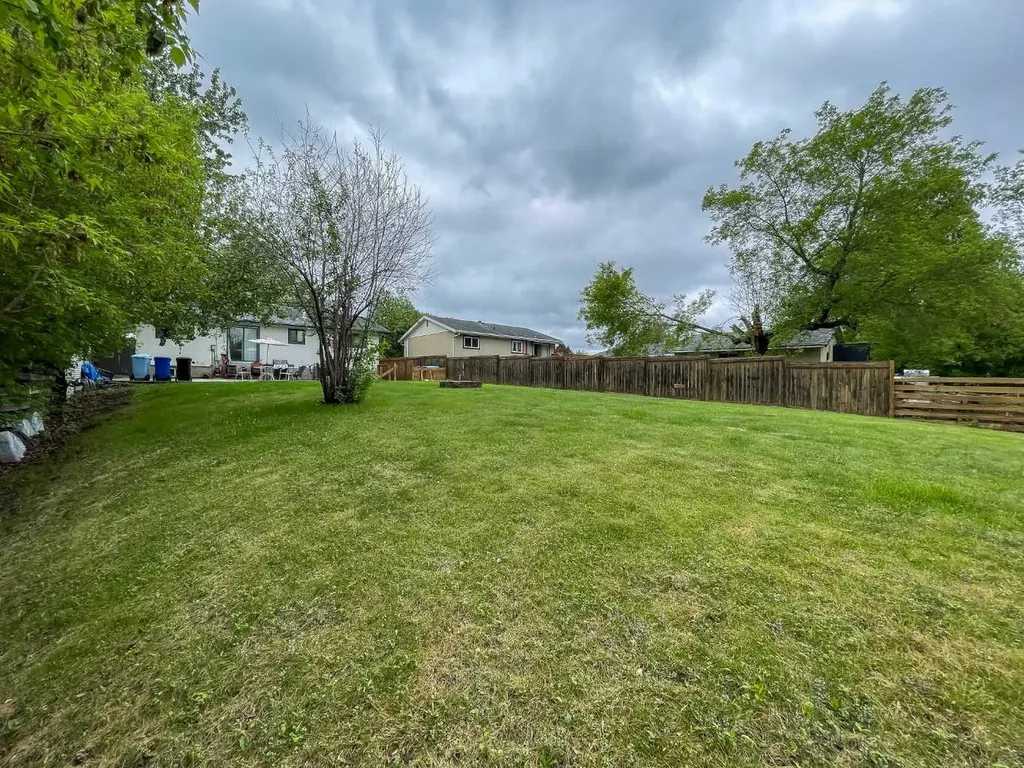 104 Hill Drive Fort Mcmurray AB T9H 2B5