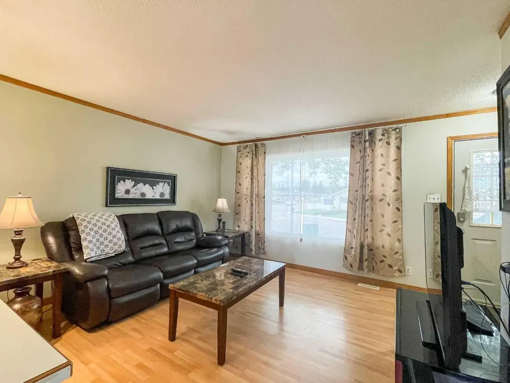 104 Hill Drive Fort Mcmurray AB T9H 2B5