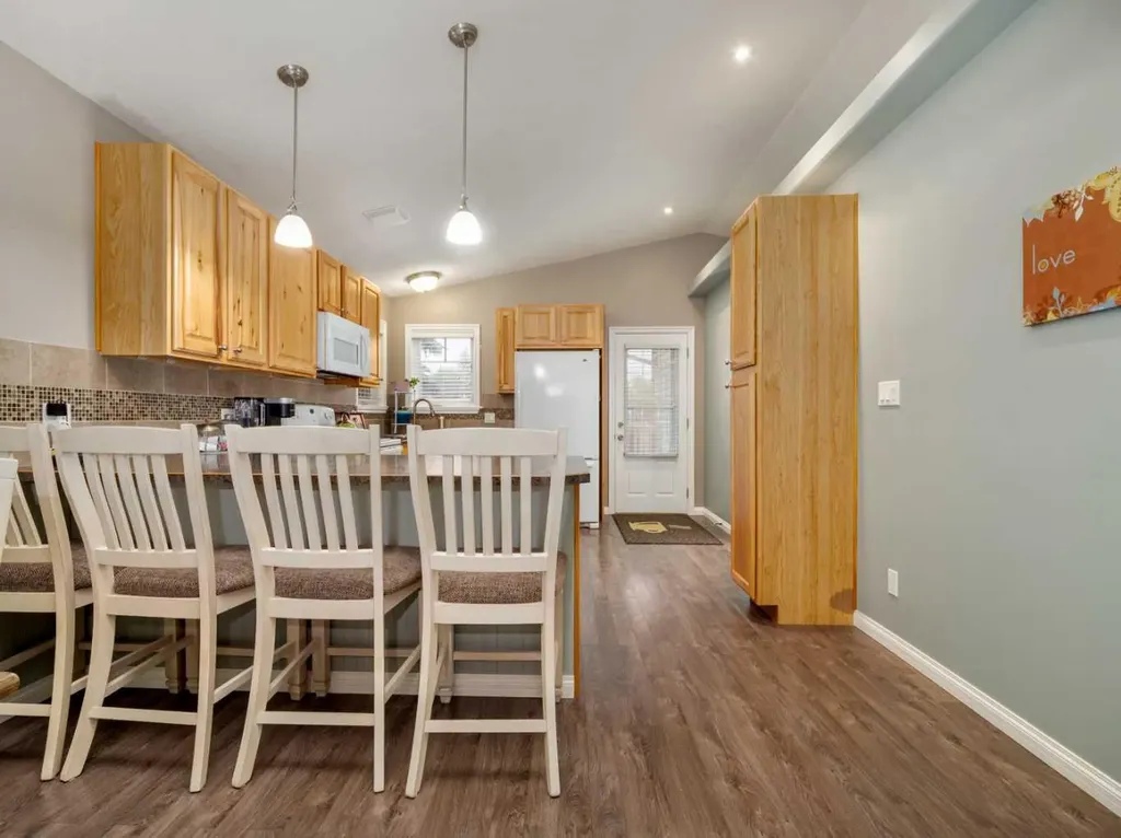 5207 58 Avenue Taber AB T1G 1K7