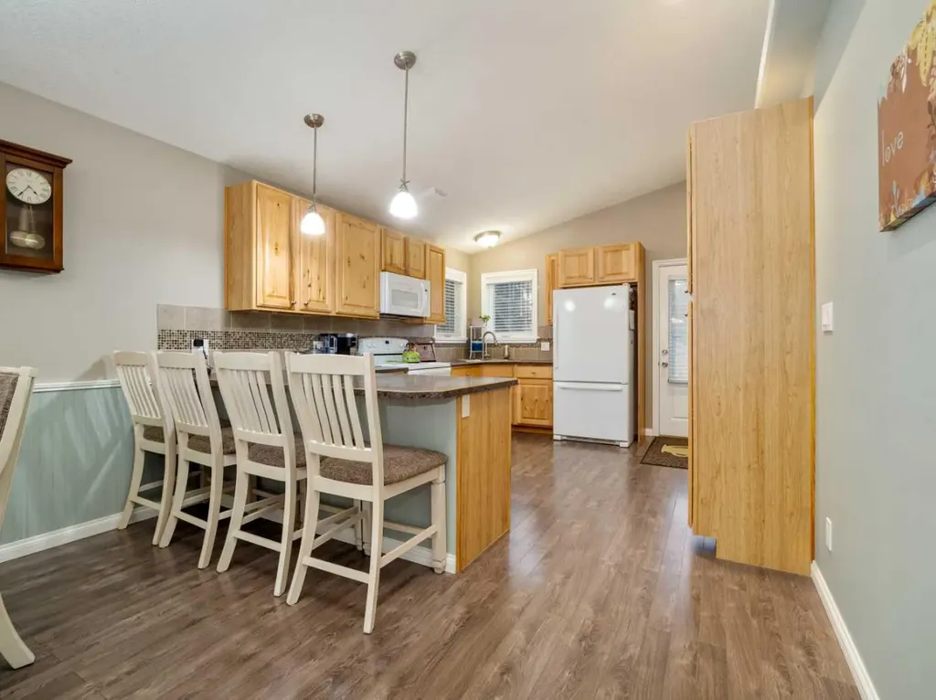 5207 58 Avenue Taber AB T1G 1K7