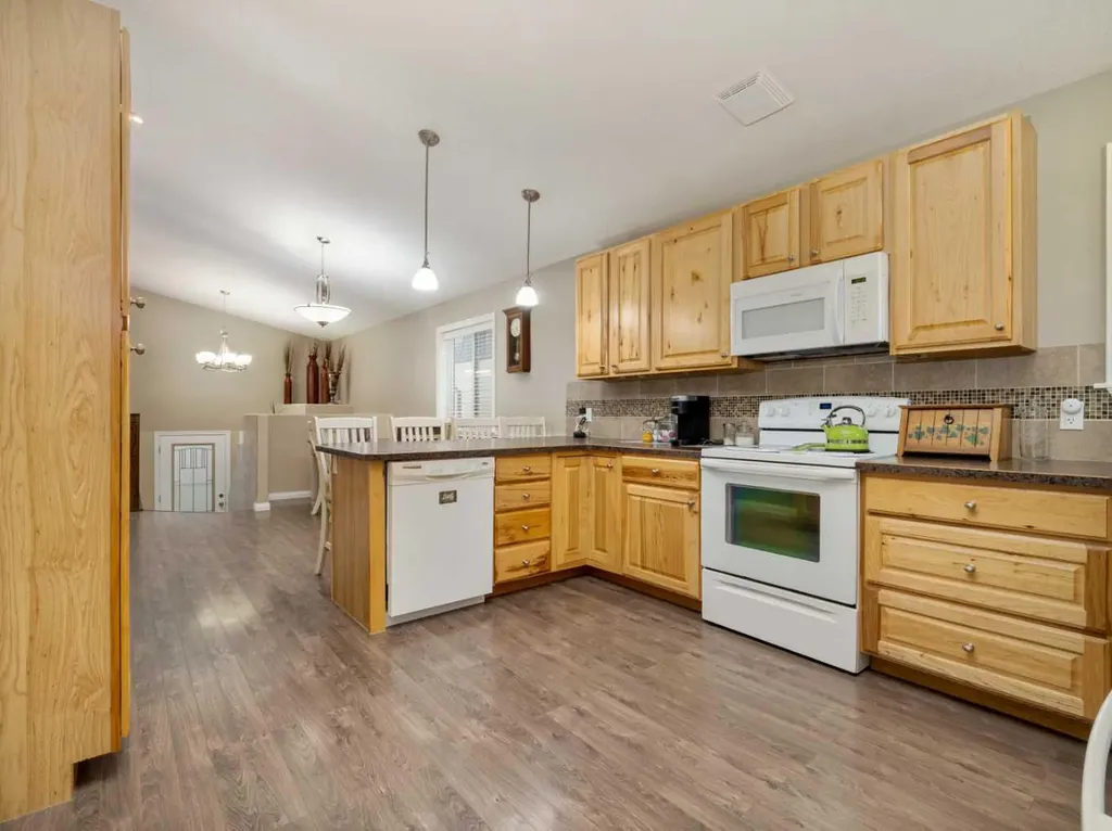 5207 58 Avenue Taber AB T1G 1K7