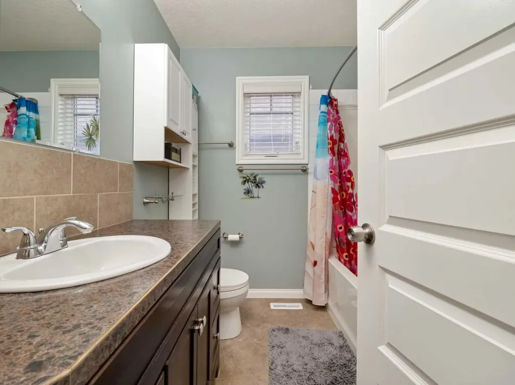 5207 58 Avenue Taber AB T1G 1K7