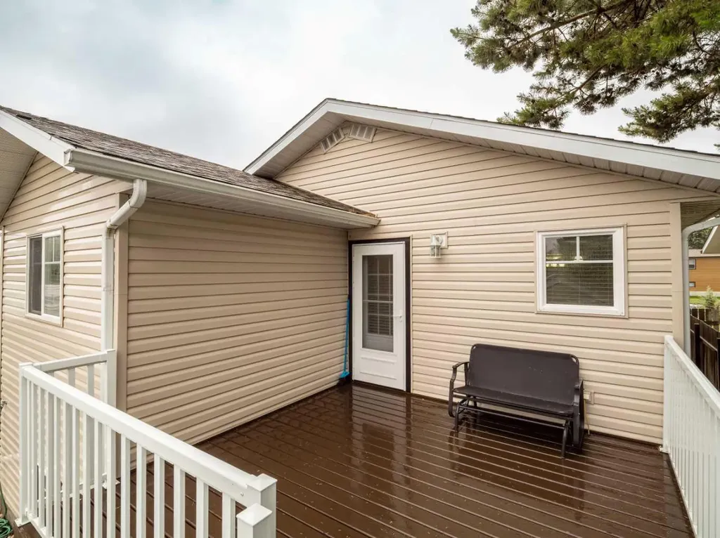 5207 58 Avenue Taber AB T1G 1K7