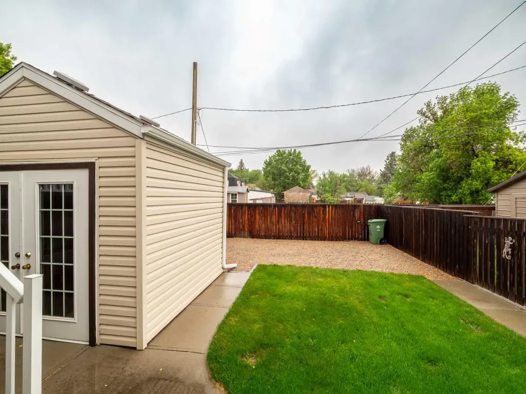 5207 58 Avenue Taber AB T1G 1K7