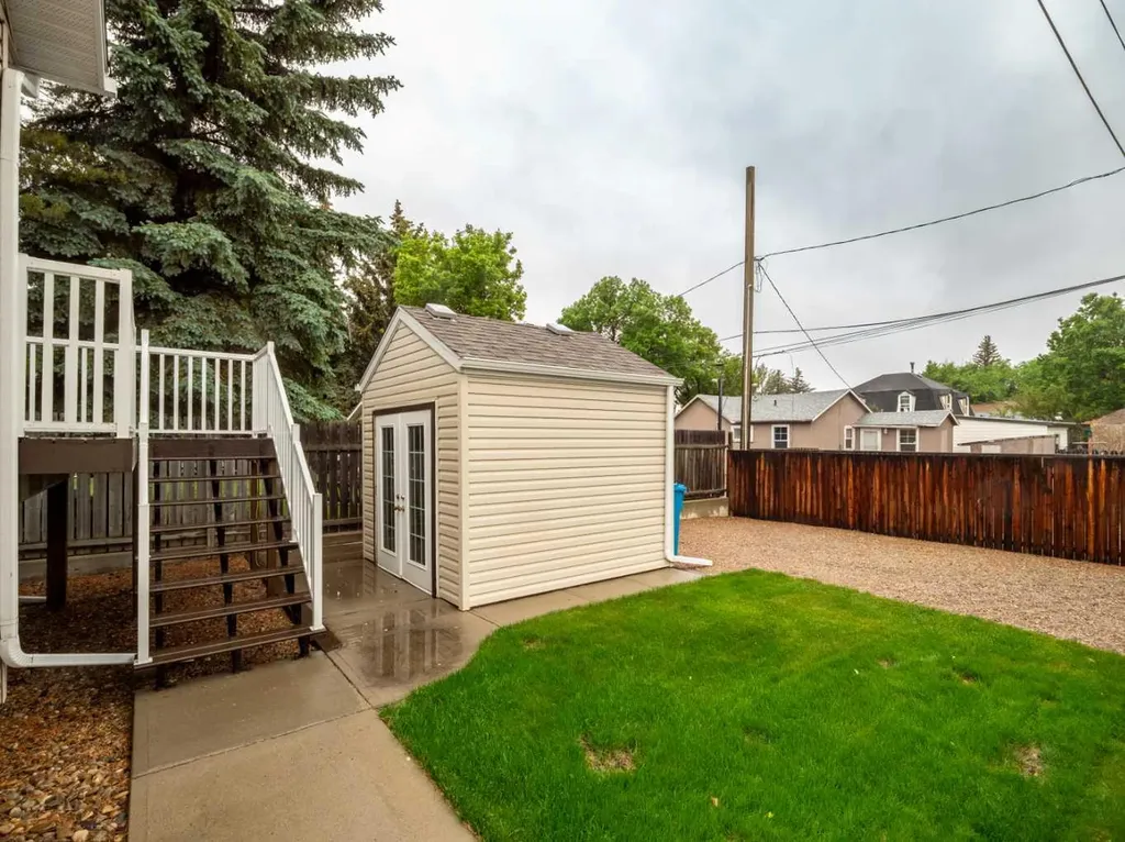 5207 58 Avenue Taber AB T1G 1K7