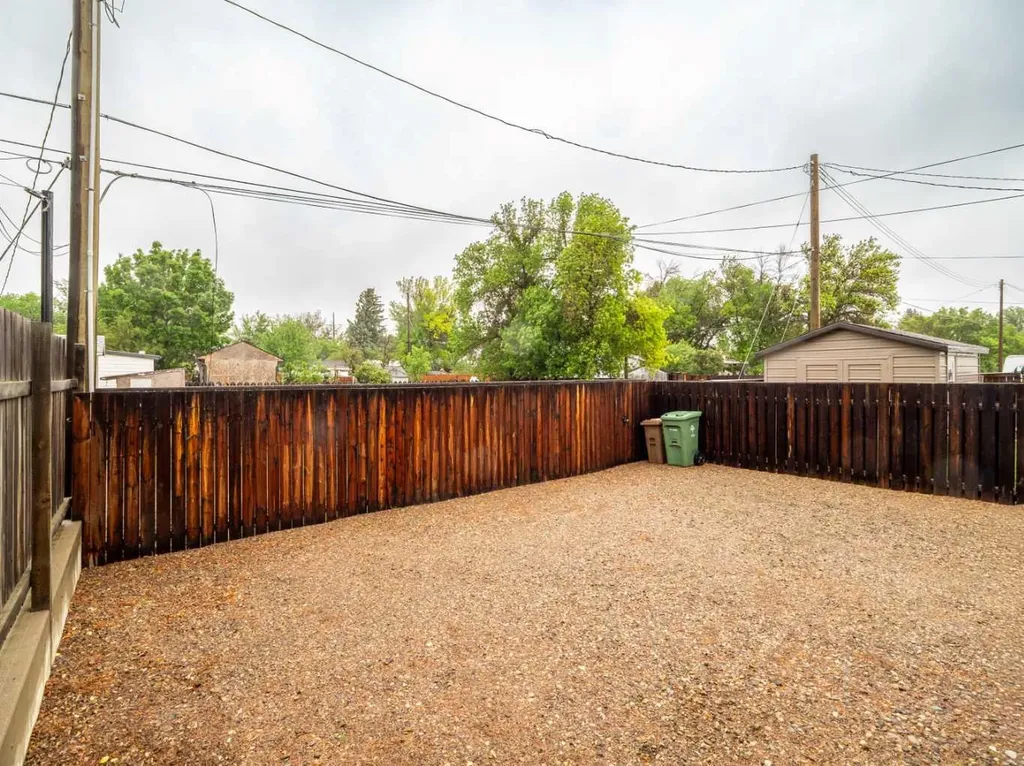 5207 58 Avenue Taber AB T1G 1K7