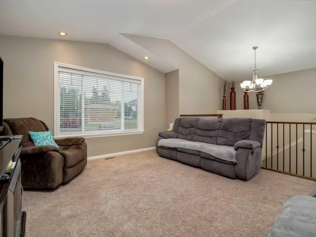 5207 58 Avenue Taber AB T1G 1K7