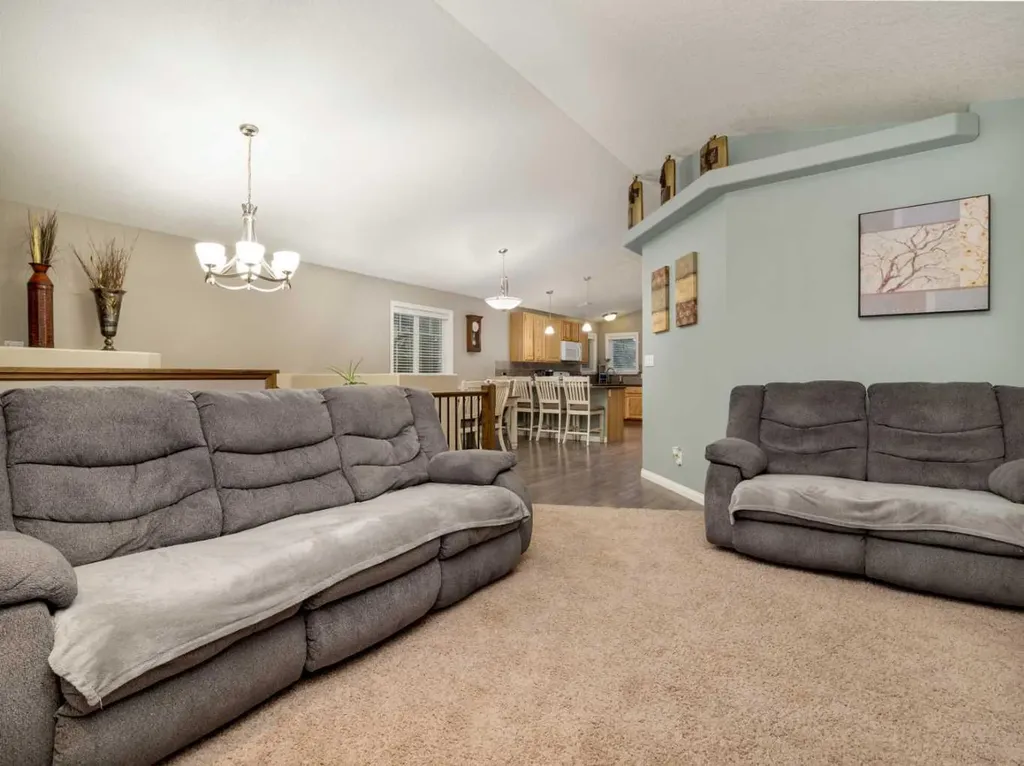 5207 58 Avenue Taber AB T1G 1K7
