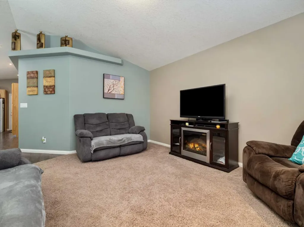 5207 58 Avenue Taber AB T1G 1K7