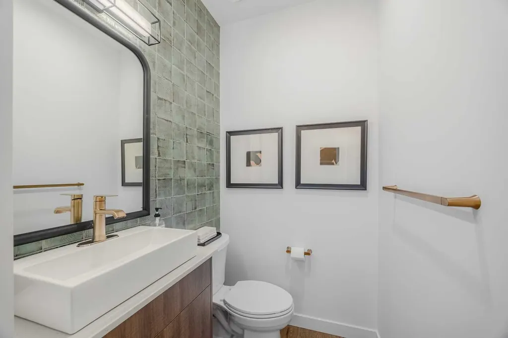 59 Lucas Way NW Calgary AB T3P 2C7