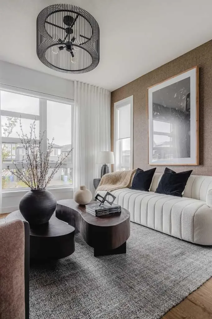 59 Lucas Way NW Calgary AB T3P 2C7