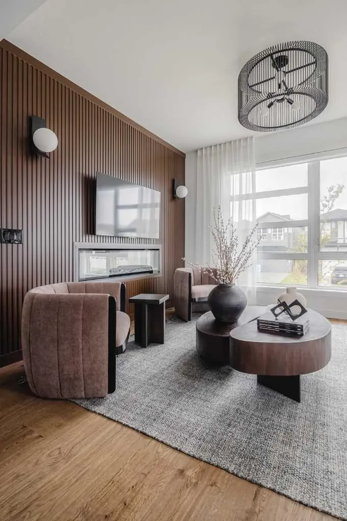 59 Lucas Way NW Calgary AB T3P 2C7