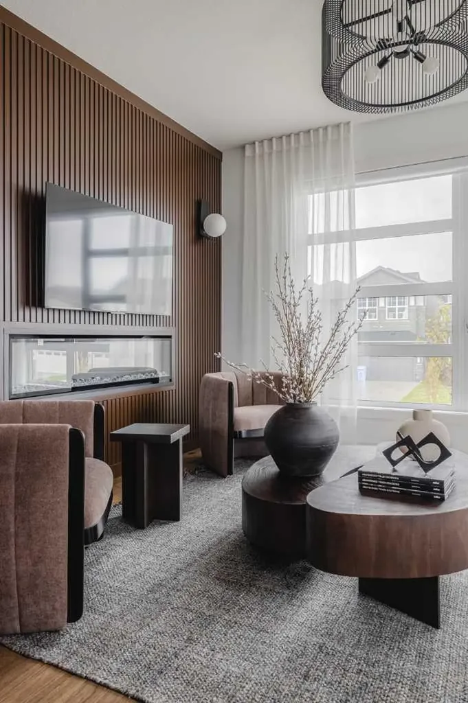 59 Lucas Way NW Calgary AB T3P 2C7