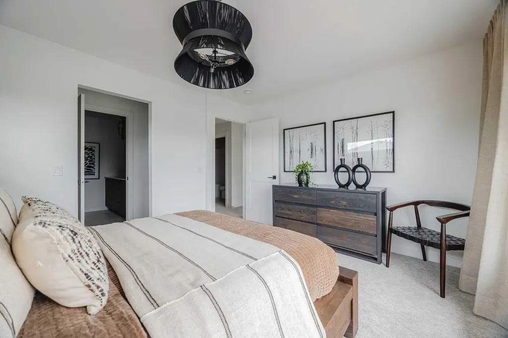 59 Lucas Way NW Calgary AB T3P 2C7