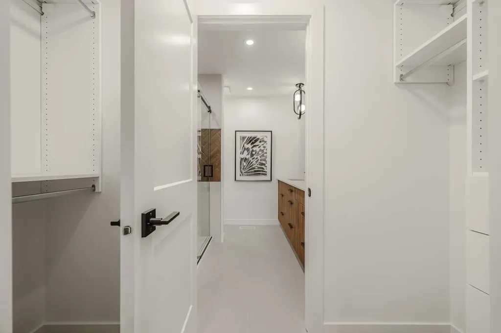 59 Lucas Way NW Calgary AB T3P 2C7