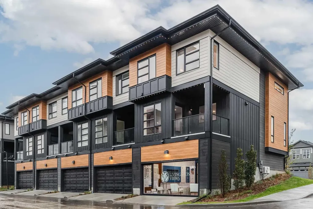 59 Lucas Way NW Calgary AB T3P 2C7
