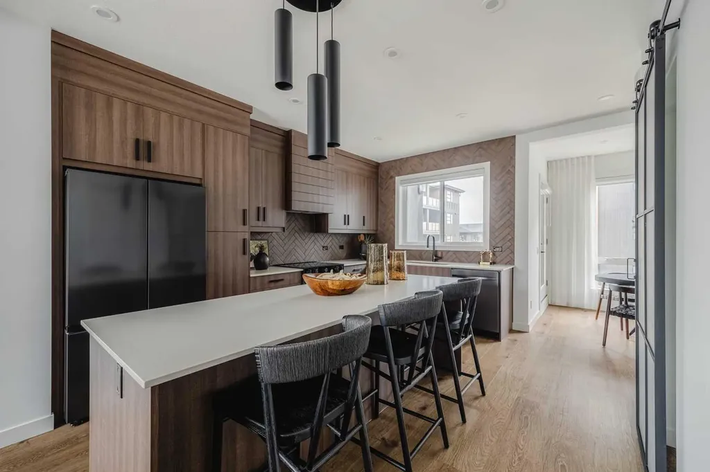 59 Lucas Way NW Calgary AB T3P 2C7