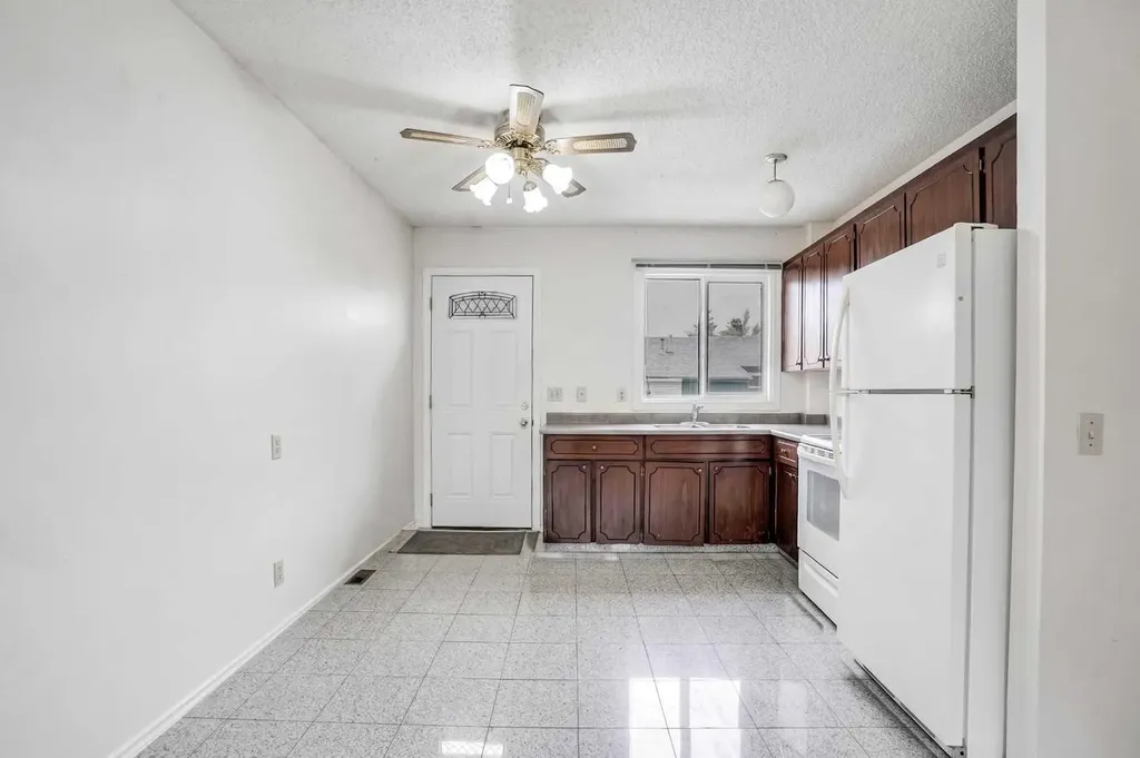 1104 53c Street SE Calgary AB t2a1w4