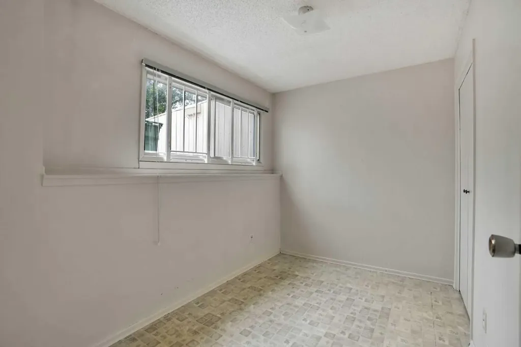 1104 53c Street SE Calgary AB t2a1w4