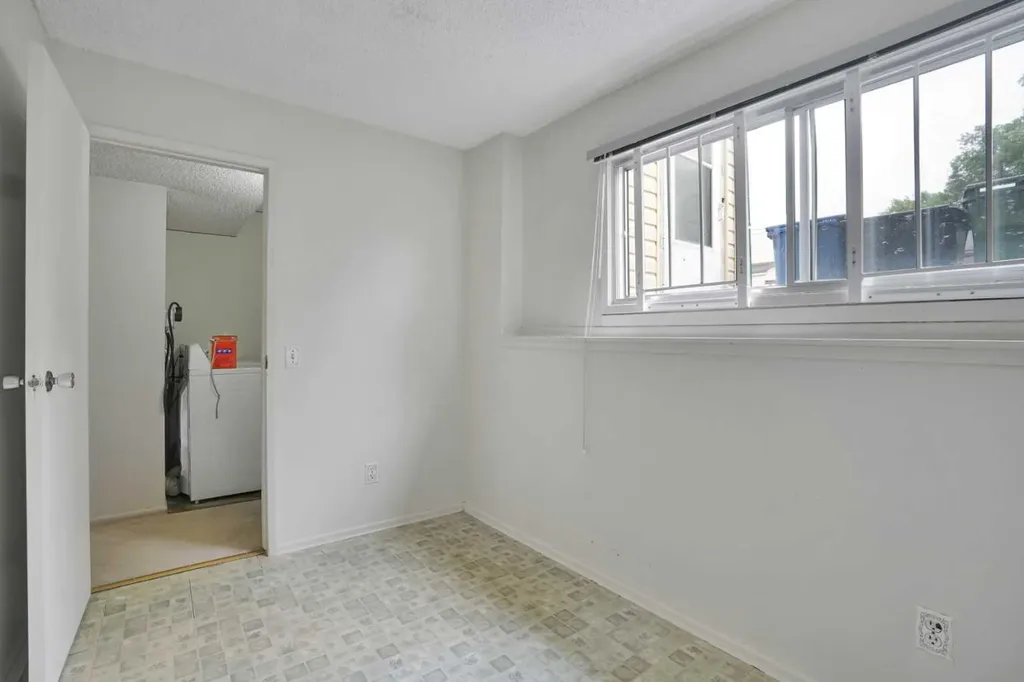 1104 53c Street SE Calgary AB t2a1w4