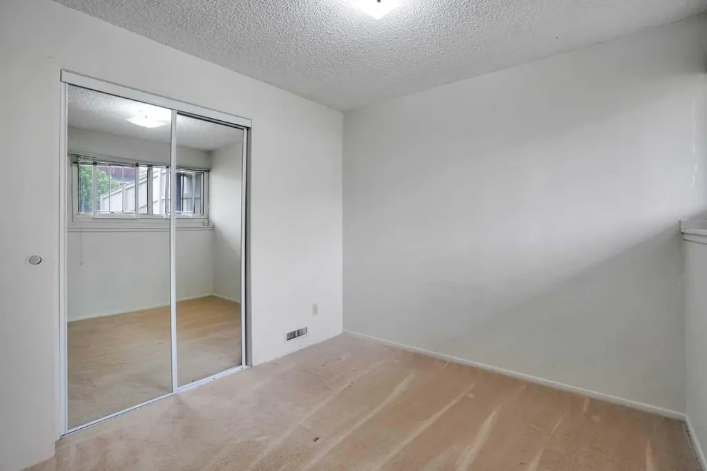 1104 53c Street SE Calgary AB t2a1w4